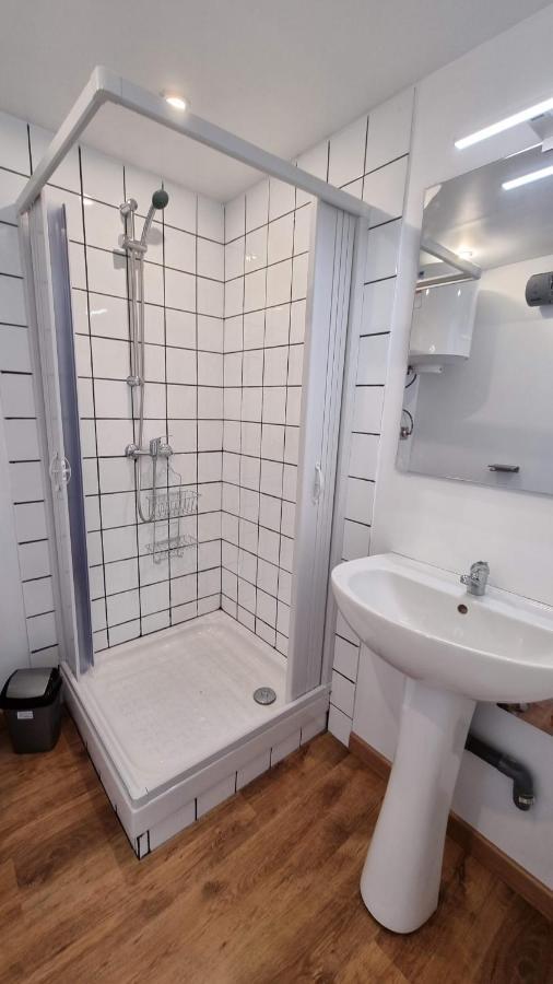 Studio En Rez-De-Chaussee - Le Petit Chateau Avesnois - Tv - Wifi - Logement Entier Avesnes-sur-Helpe Dış mekan fotoğraf