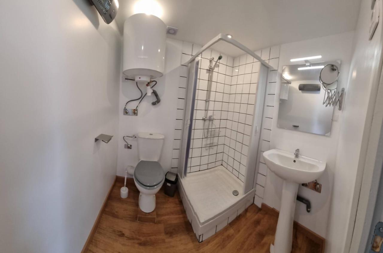 Studio En Rez-De-Chaussee - Le Petit Chateau Avesnois - Tv - Wifi - Logement Entier Avesnes-sur-Helpe Dış mekan fotoğraf